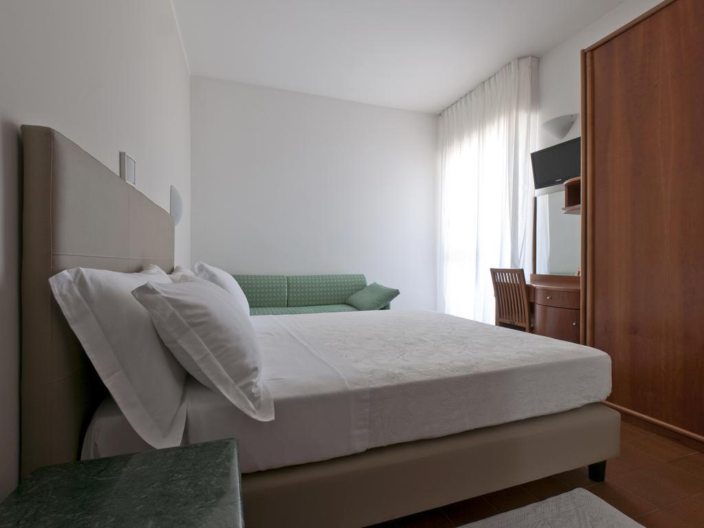 Hotel Eden Alba Adriatica Chambre photo
